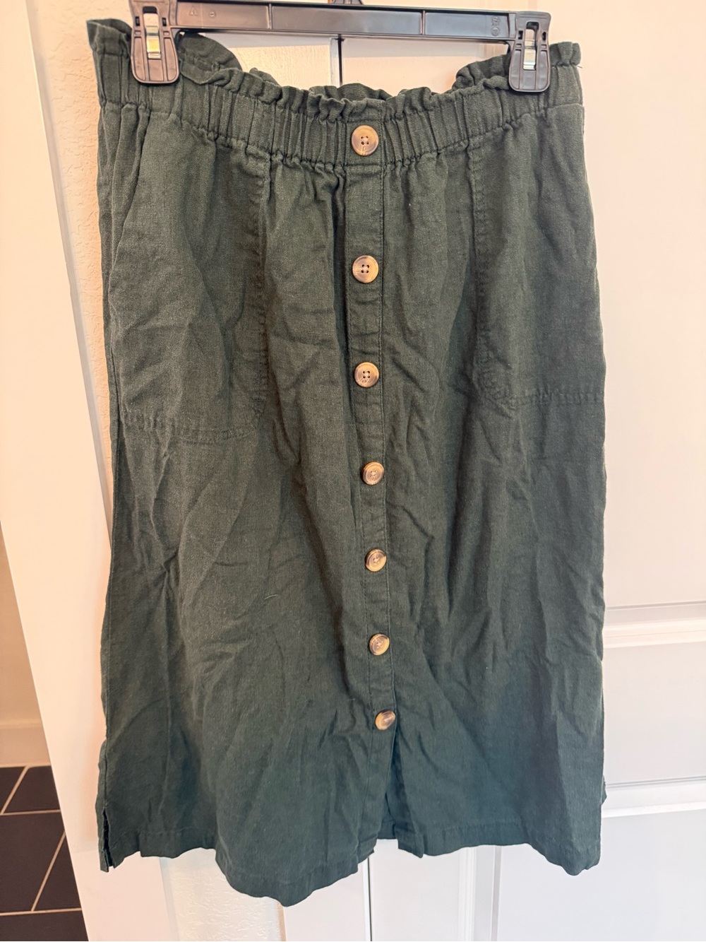 dip Olive Button-Front Midi Skirt
